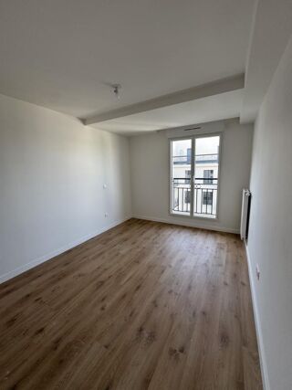 Vente Appartement À VISITER – DERNIER ÉTAGE – BALCON AVEC VUE JARDIN – PARKING DOUBLE – À 350 M DE LA GARE Saint leu la foret