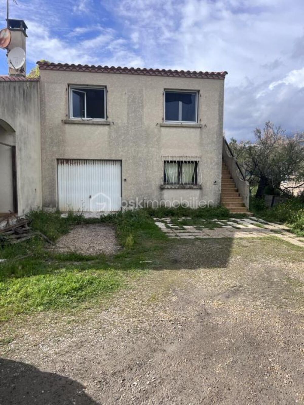 Vente Maison A ne pas laisser passer ! maison R+1 à rénover de 30,54 m2 habitables sur 284 m2 de terrain avec garage de 33 m2 Frontignan