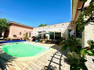  Villa  vendre 8 pices 232 m
