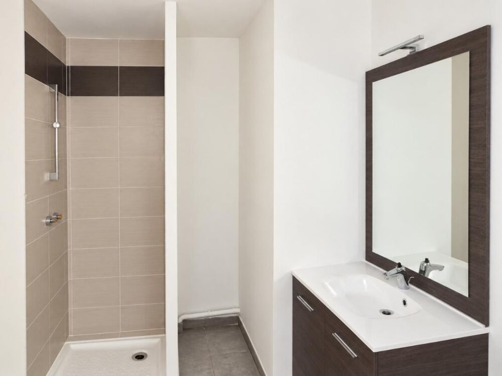 Location Appartement T2 avec terrasse et parking à VILLEURBANNE Villeurbanne