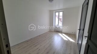  Maison à louer 6 pièces 151 m²