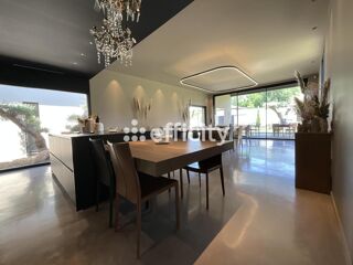  Villa à vendre 9 pièces 261 m²