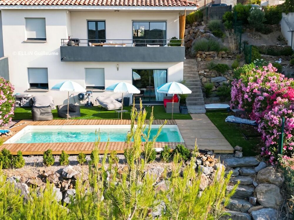 Grande maison vue mer et montagne