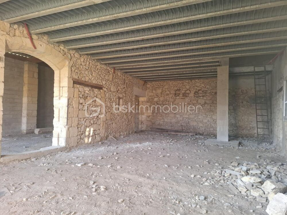Maison en pierre à rénover  190 m²  Terrain 594 m²  Centre de Saint-Magne-de-Castillon