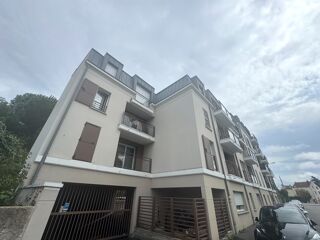  Parking / Garage à louer 1 pièce 14 m²