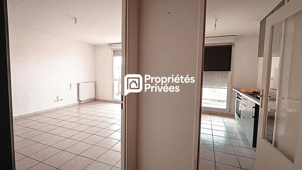 BESANCON Quartier Mallarmé - Appartement T 3 de 62 m2 environ, fonctionnel avec terrasse, cave et place stationnement couverte