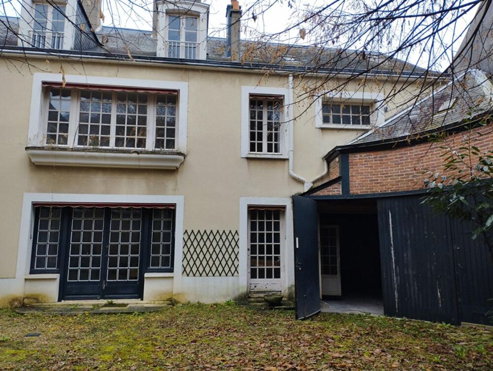 GRANDE MAISON FAMILIALE 420 m2 hotel particulier centre historisque Châteaudun