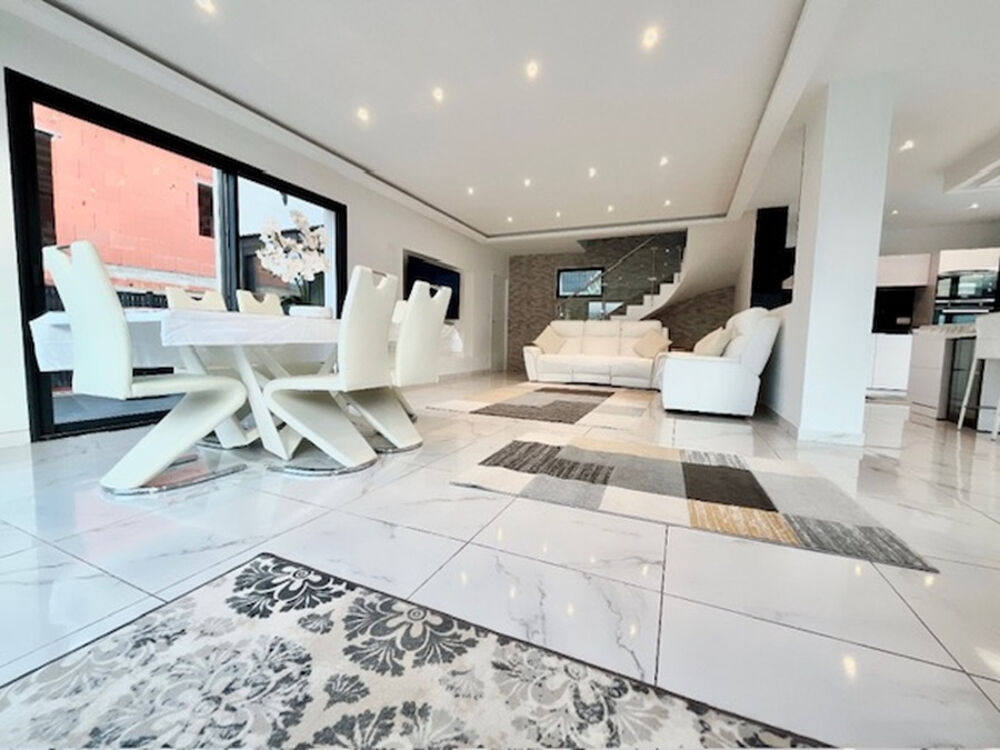 Vente Maison Magnifique maison de 2023 de 110 m² sur un terrain 3 faces de 350 m² Perpignan