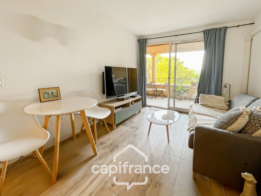HOTEL DU GOLF appartement 2ème et dernier étage rénové et climatisé de 33 m2 , trou n° 8 , sud ouest , une chambre, loggia t