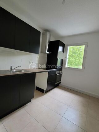  Appartement à louer 4 pièces 87 m²