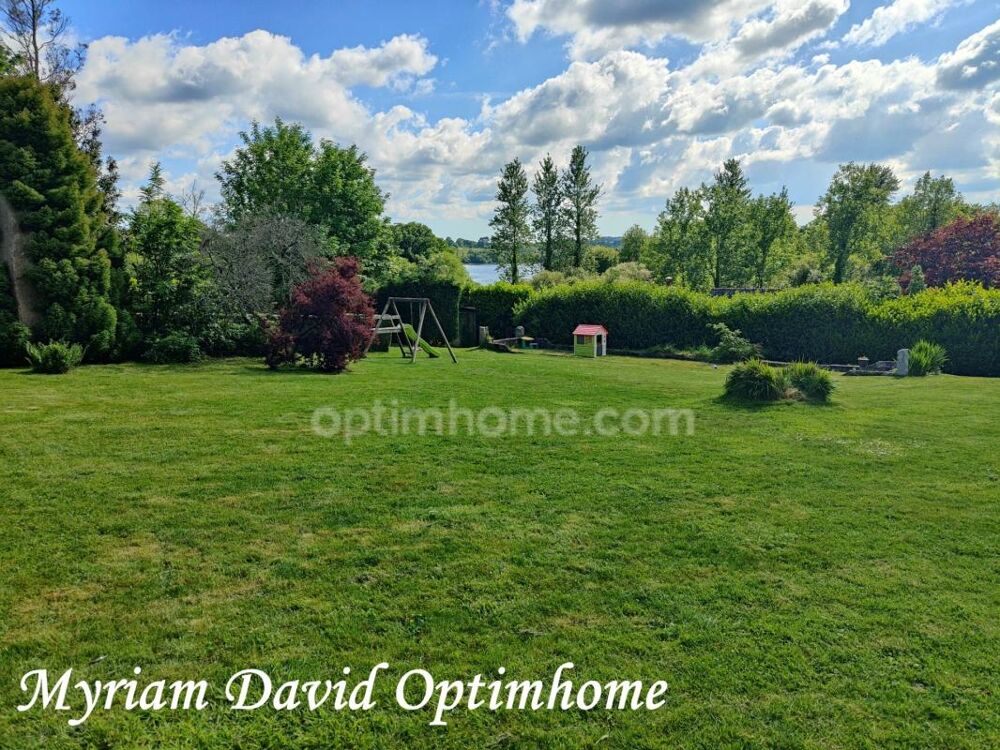 Maison familiale à rénover avec vue sur le lac de Glomel  5 chambres  2 000 m² de terrain