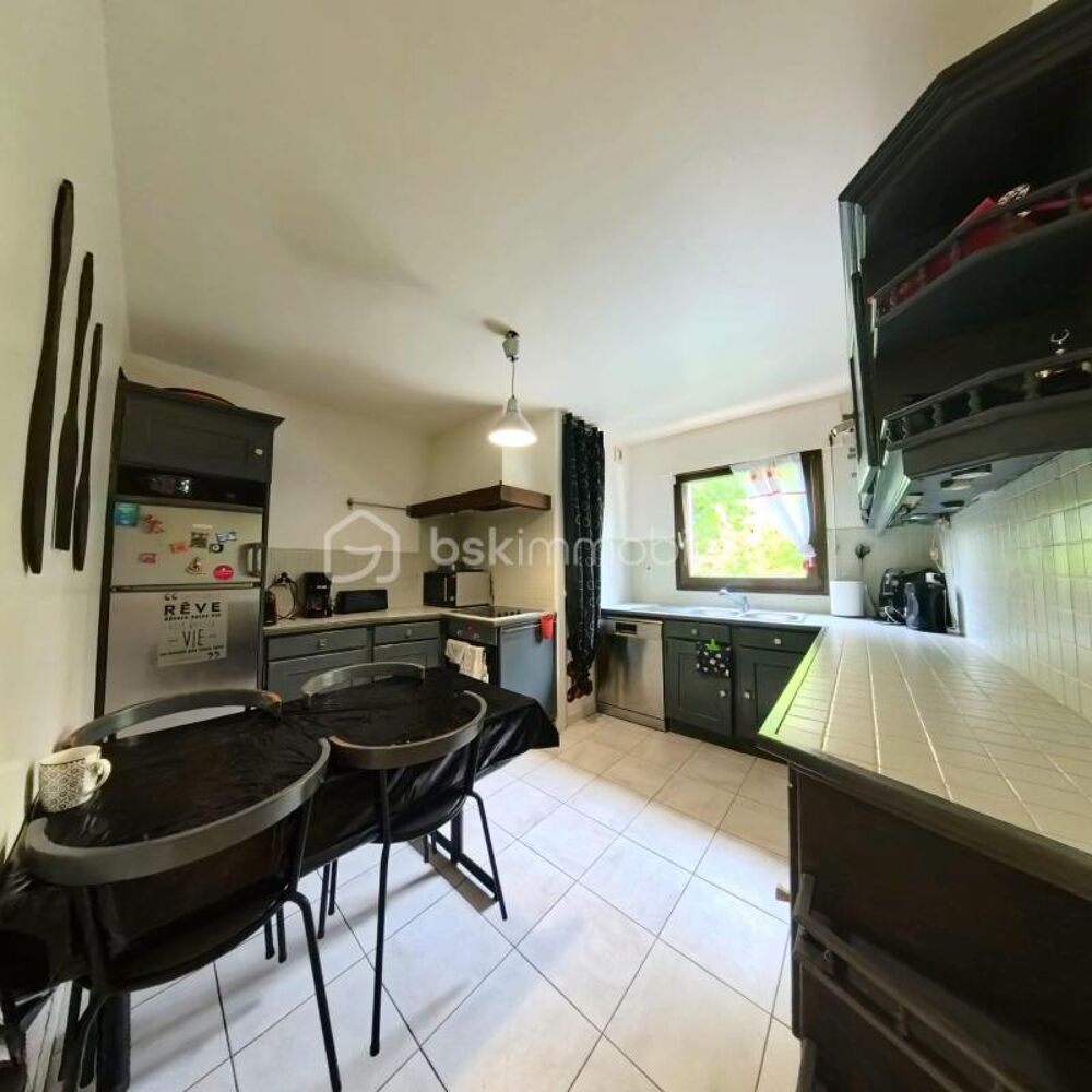 Spacieux 4 pièces de 113m² avec 2 balcons et 2 box à Livry-Gargan