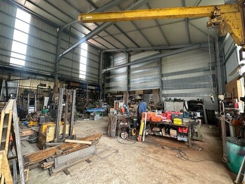   A LOUER - BATIMENT INDUSTRIEL 