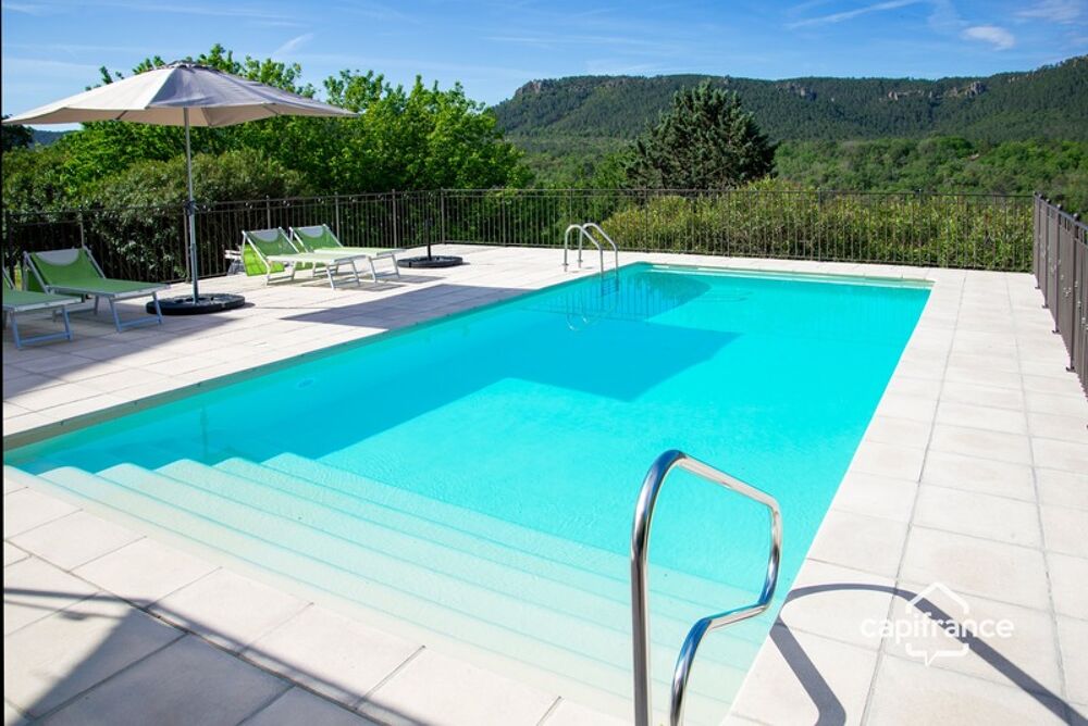 Maison d'hôtes de charme avec piscine à vendre à BAGNOLS EN FORET (83)