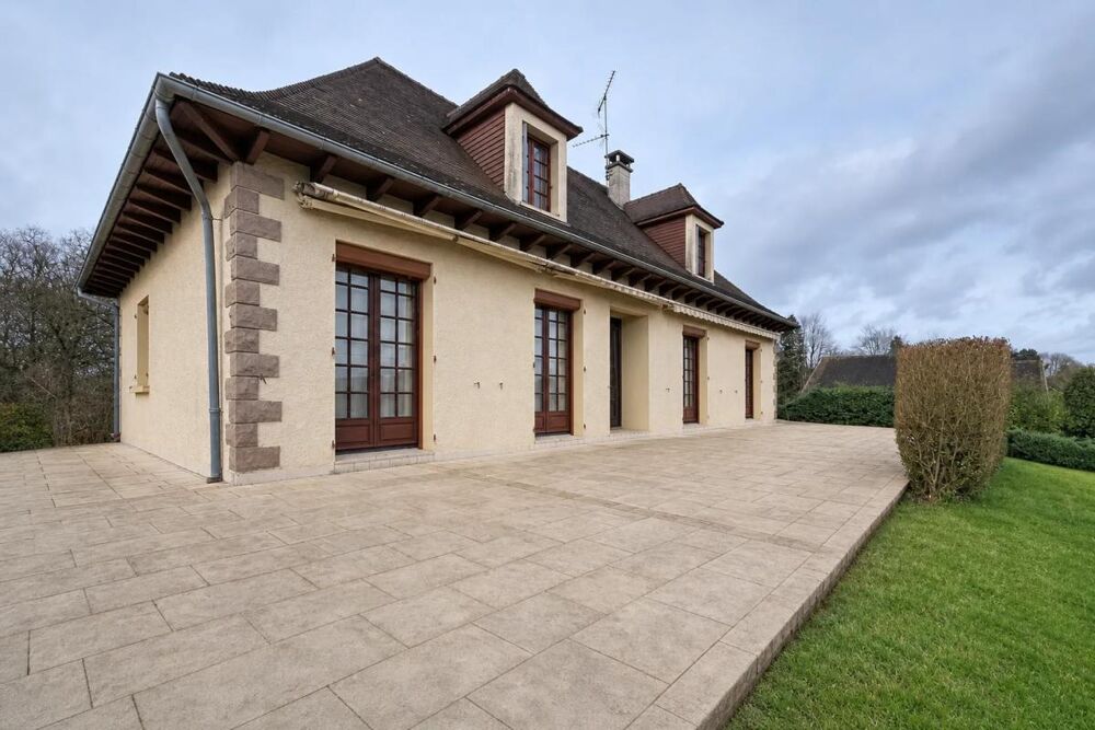 Maison de 186 m² avec jardin à Lubersac