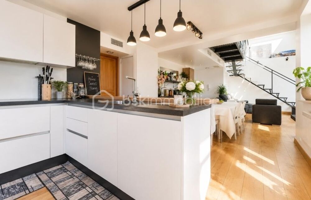 NICE GAIRAUT  DUPLEX DE CARACTÈRE AVEC ESPRIT MAISON ET 400 M² DE TERRAIN PRIVATIF