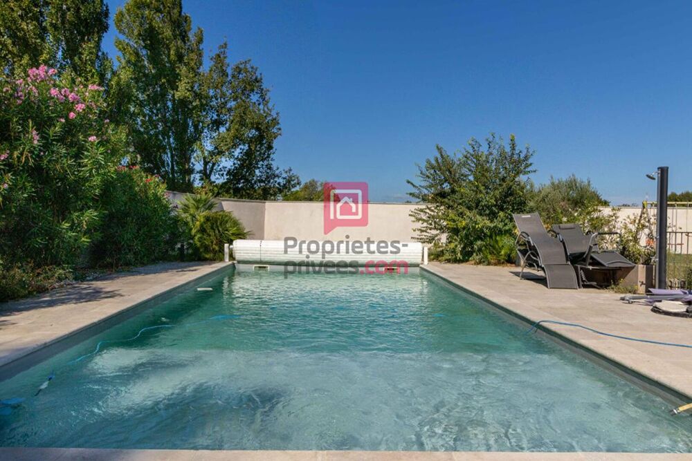 Vente Maison Villa avec piscine 4 chambres 240 m2, 1200m2 de terrain Le pontet