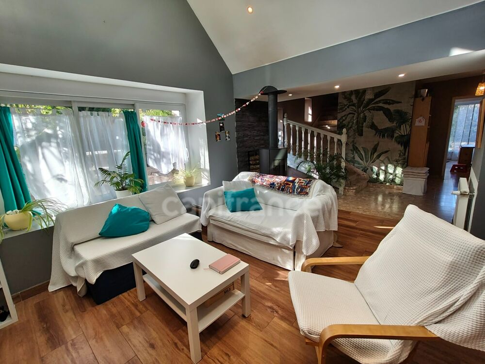 Maison en pierre avec plus dun hectare de terrain  Berrien