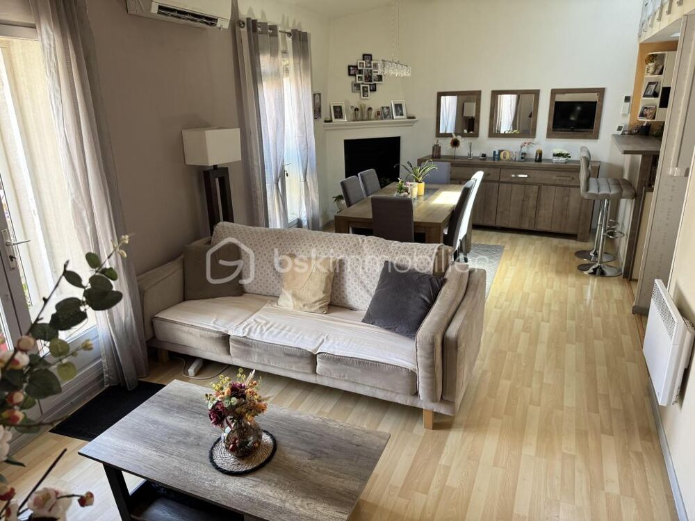 ** EXCLUSIVITÉ  CHARME DE LA PIERRE  APPARTEMENT BÉNÉFICIANT DE L'ESPRIT ET DE L'INDÉPENDANCE D'UNE MAISON DE VILLE  TERRASSE