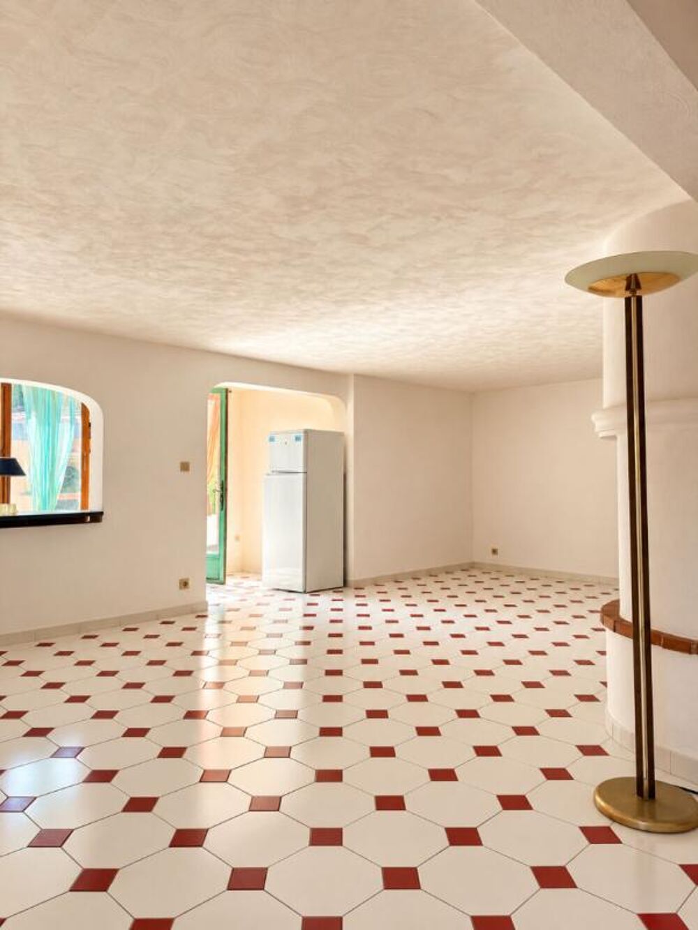 Vente Appartement Appartement 85 m² à rénover - Quartier d'Anthéor - Belle terrasse avec cuisine d'été - 1 stationnement  - À 200 mètres de la pla Saint raphael