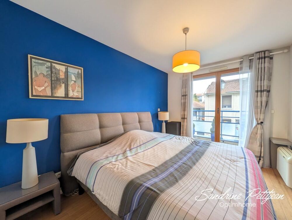 A vendre Appartement - 4 pièces 3 chambres 101 m² VILLEURBANNE Gratte Ciel - Garage en sus