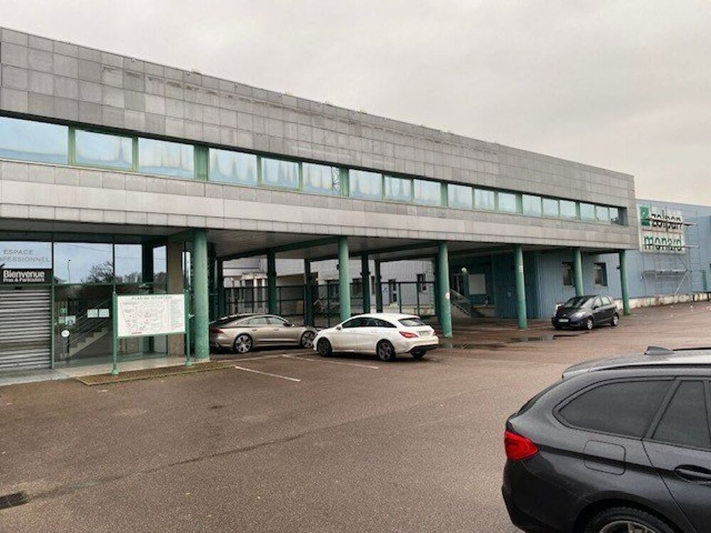   A LOUER / ENSEMBLE IMMOBILIER 