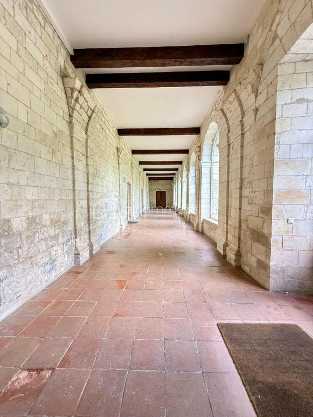 A vendre, à moins de 20min d'Amiens, superbe triplex composé de 3 chambres et 1 bureau, cave, parking et parc commun