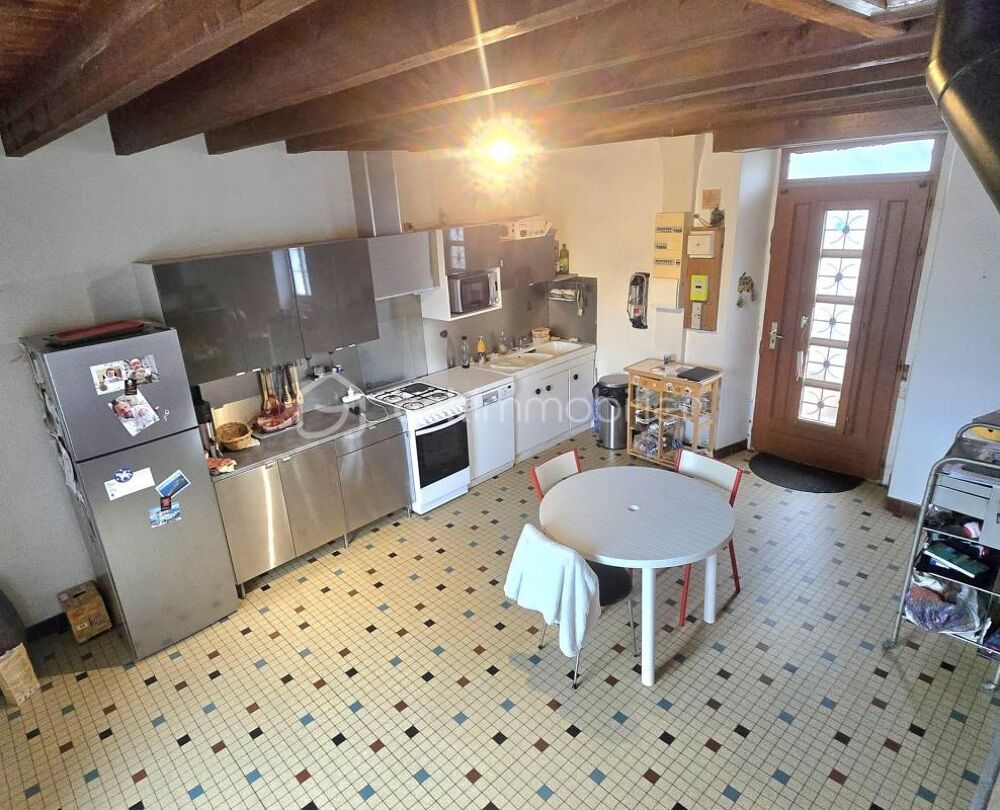Entre Laval et Mayenne pavillon 4 chambres 3500m² de terrain