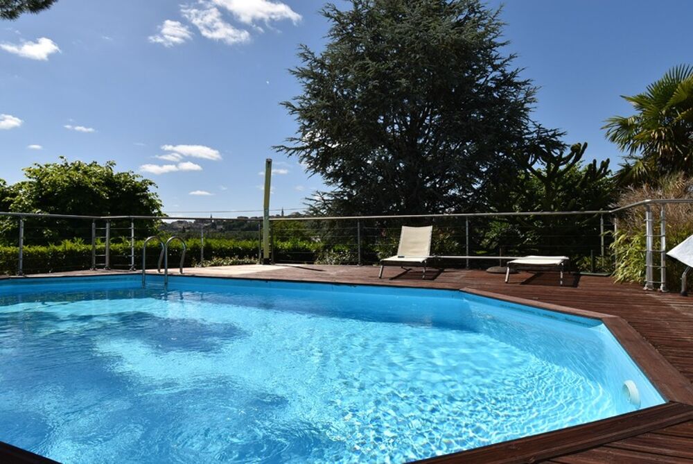 Maison à vendre 7 pièces (16) ANGOULEME Centre, 5 chambres, 2 garages, 1 piscine