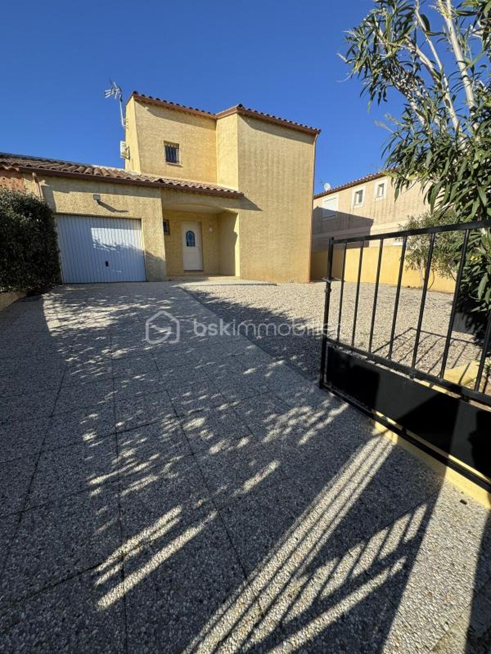 Vente Villa 34490 LIGNAN SUR ORB - VILLA 113m2 - CHAMBRE EN RDC - AU CALME - JARDIN SANS VIS À VIS - GRAND GARAGE - PAS DE TRAVAUX Lignan sur orb