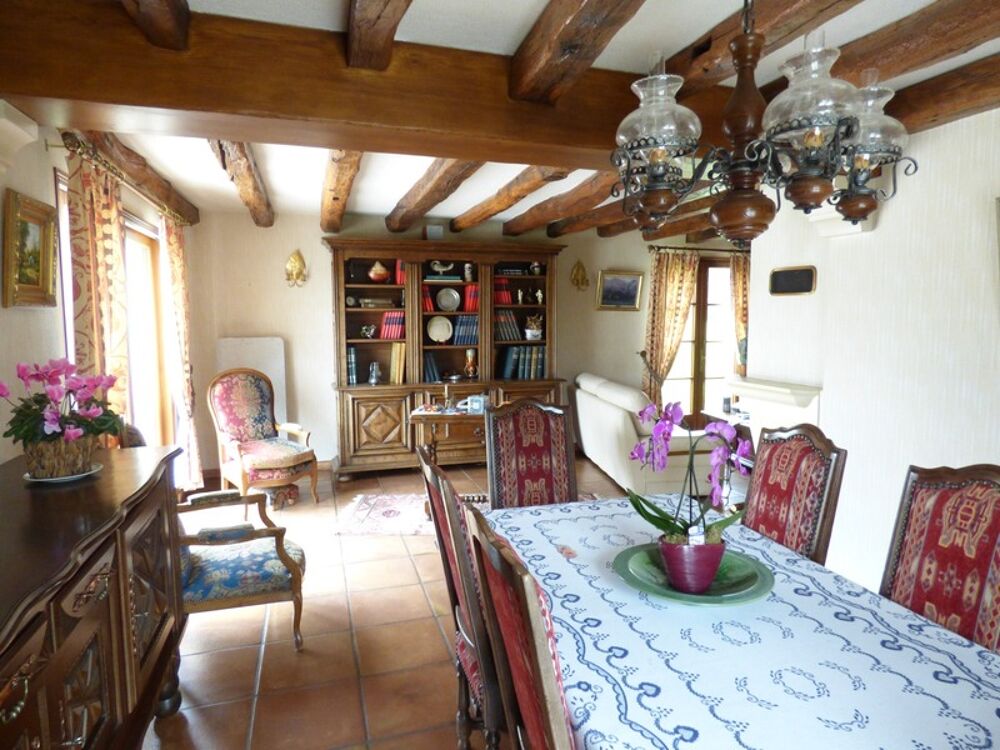 Grande maison familiale de 200 m² avec dépendances et piscine à Bourbon lArchambault (03160)