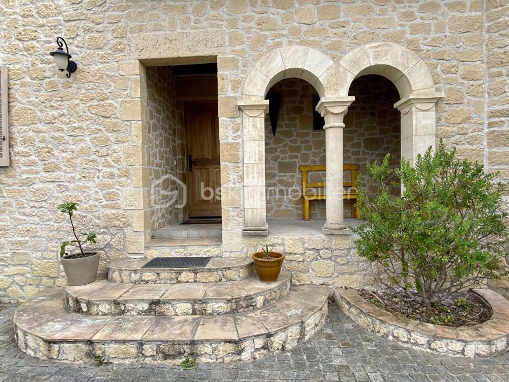  vendre  Proprit/chteau La Motte (83920)