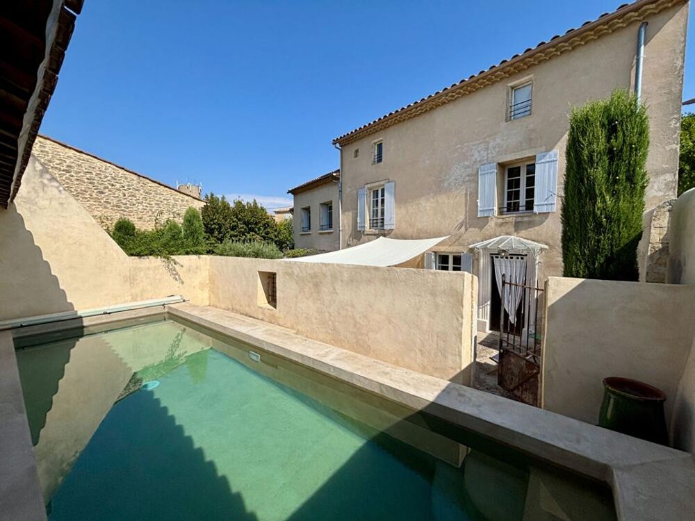 Maison ancienne rénovée avec jardin et piscine