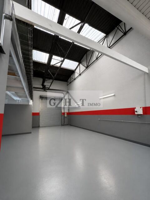 ENTREPOT A LOUER 190 M&sup2; FONTENAY TRESIGNY 1600 77610 Fontenay tresigny
