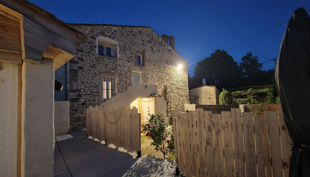 TORNAC , Maison en pierres de 10 pièces de 232 M2 dans un quartier calme. Proche d'Anduze