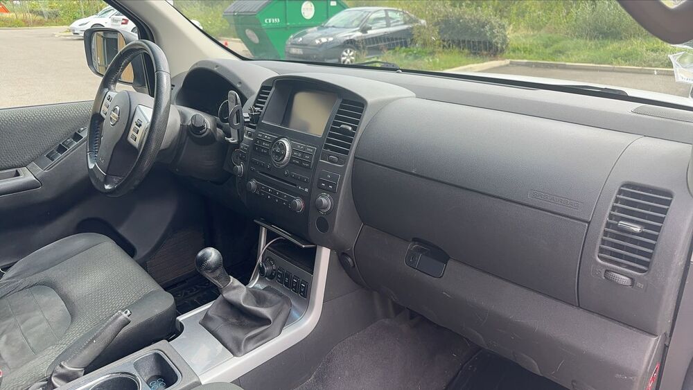 Navara 2.5 dCi 190 4WD Double Cabine 2015 occasion 38300 Bourgoin Jallieu