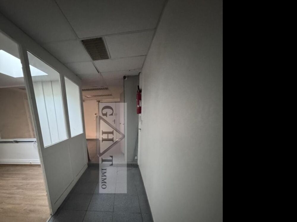   BUREAUX DE 125M² À LOUER À IVRY-SUR-SEINE Ivry sur seine