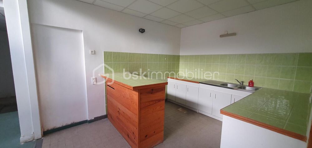   Opportunité professionnelle : plateau, bureaux spacieux, local de stockage Tarbes
