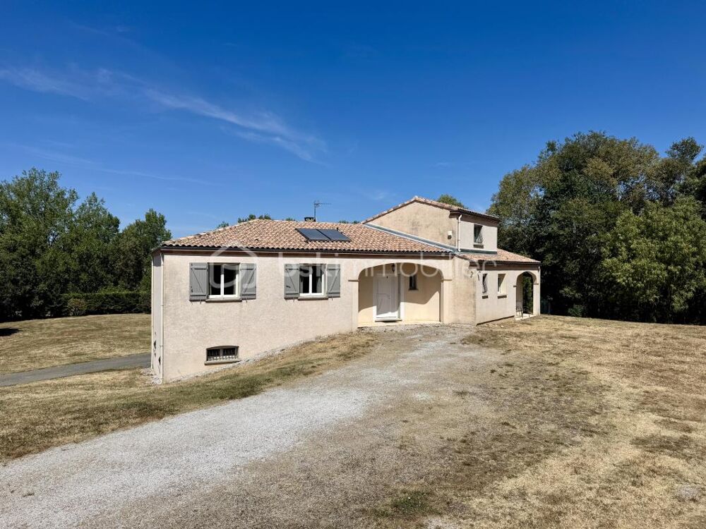 Belle demeure sur sous-sol complet avec grand terrain