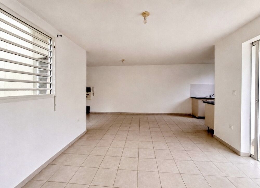 Vente Appartement À VENDRE – SAINT JOSEPH - Appartement en résidence T2 de 47 m² avec balcon et parking Saint joseph