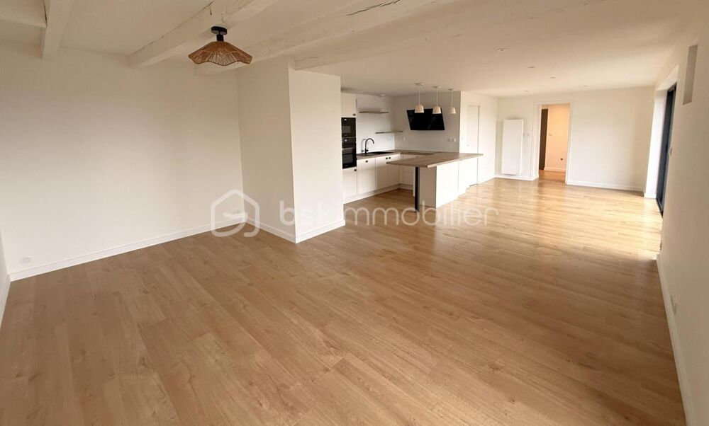 LIFFRÉ  Maison rénovée, 3 chambres et vie de plain-pied - 104 m²