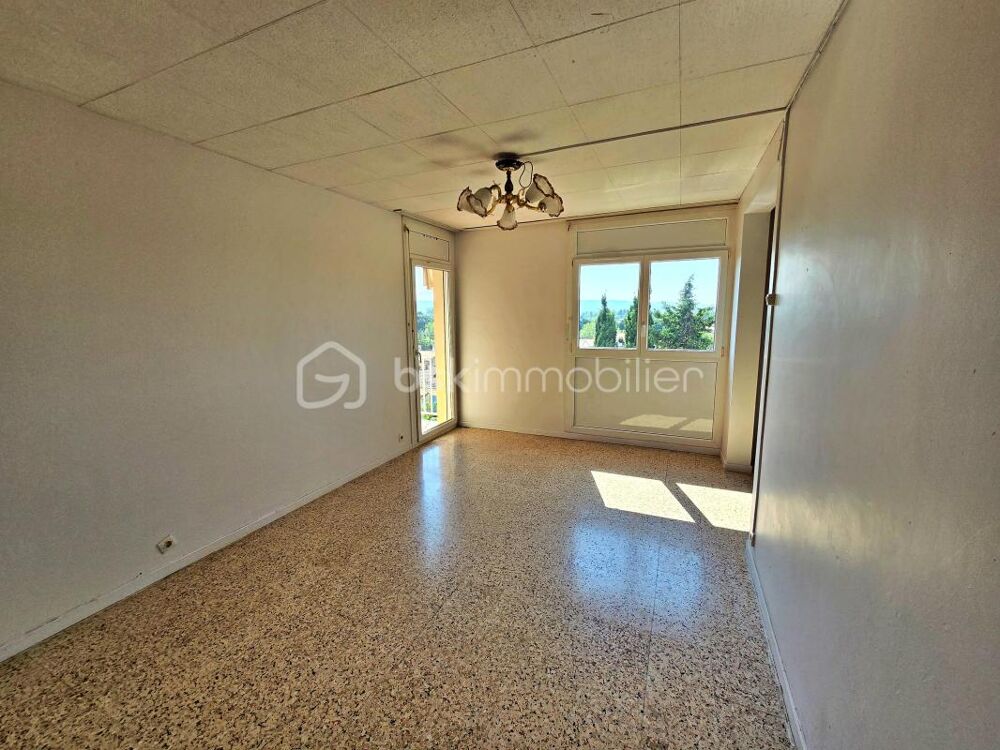 ? DERNIER ÉTAGE  69 m²  3 CHAMBRES  2 BALCONS  VUE ÉTANG  121 000 € ?