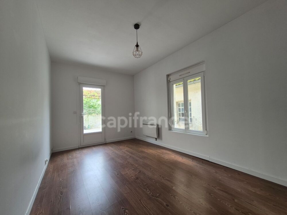 Vente Appartement Comme une maison : appartement de plain-pied avec cour privative de 40 m² Rochefort