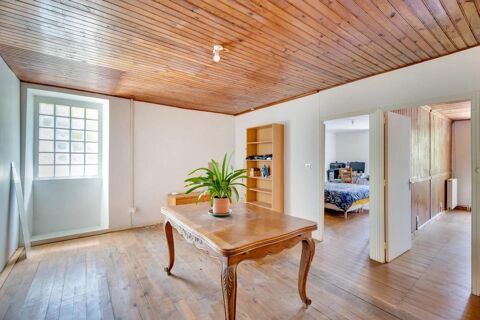   Maison de bourg avec dépendance et jardin – Saint-Juire-Champgil Maison - 5 pièce(s) - 112 m²