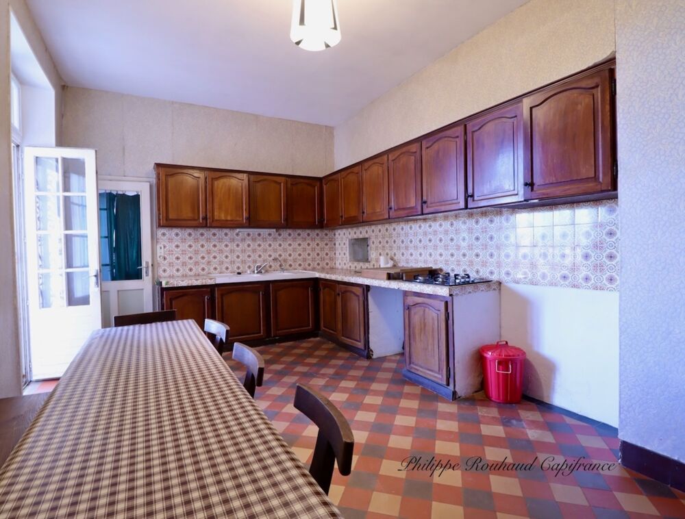Vente Propriété/Château Maison de caractère à vendre à Fontenay-le-Comte (85) – 186 m², jardin, garage 4 voitures Fontenay le comte