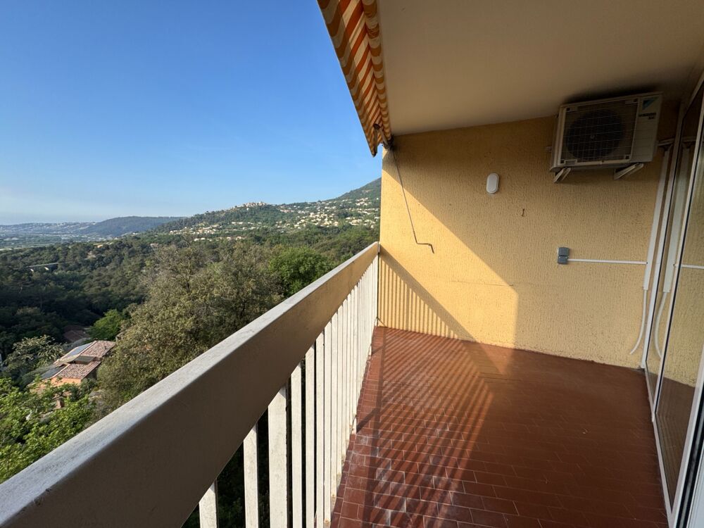 Bel appartement 5 pièces (3 chambres) avec terrasse, aperçu mer, cave et parking privé