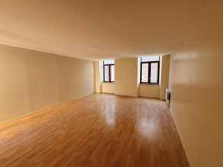  Appartement à louer 3 pièces 75 m²