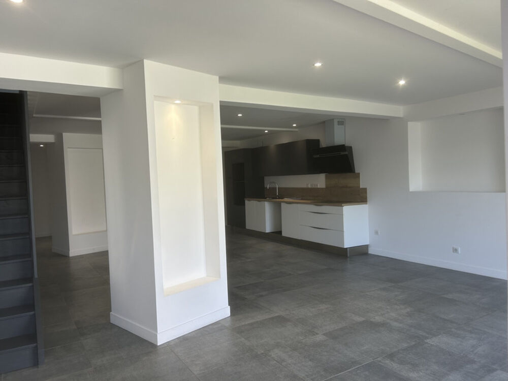 SURAT Maison de 166 m2 avec cour