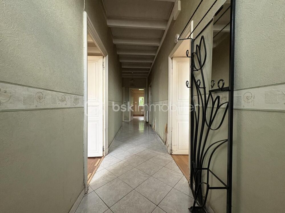 Authentique maison charentaise en pierre  194 m²  volumes exceptionnels à rénover