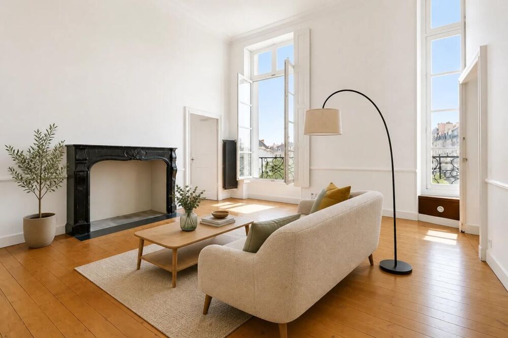 Appartement T4 spacieux avec 2 chambres - 127 m² - Nantes centre